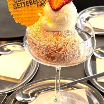 Rosso Rubino (Erdbeer- & Vanilleeis, Sahne & Vermouth Bianco)